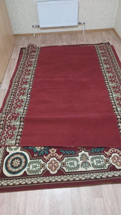 Ковры , срочно!!
