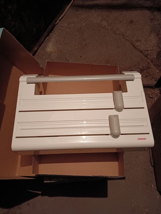 Поставка за хартиена  ролка-10лв