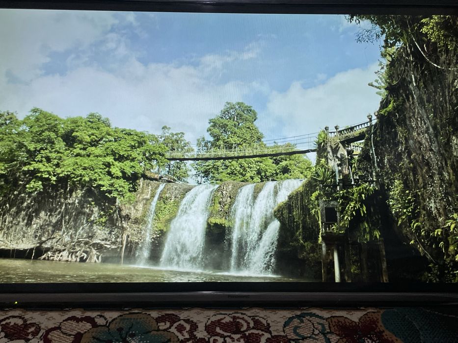 продаю телевизор Panasonic