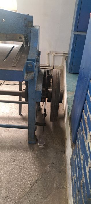 vind ghilotina taiat tabla