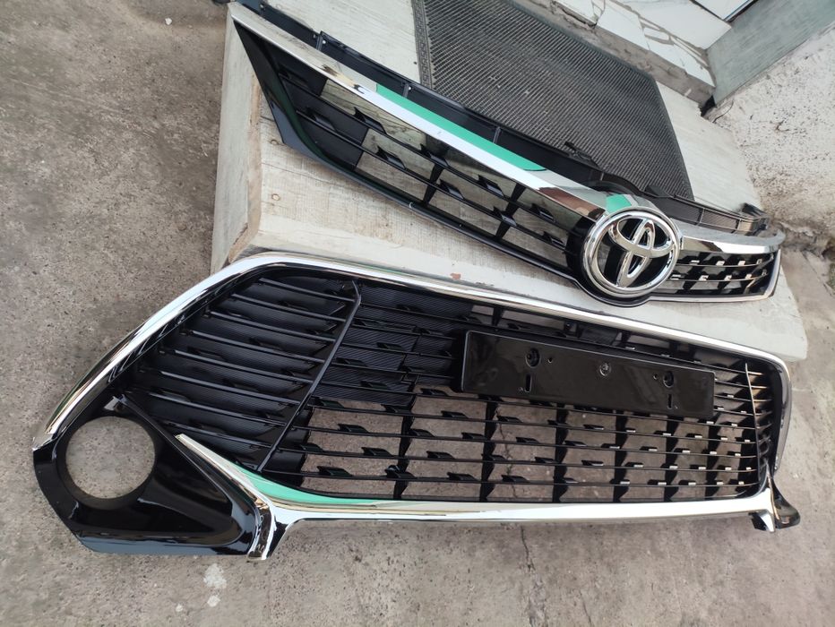 Камри 55 решетка  на бампер