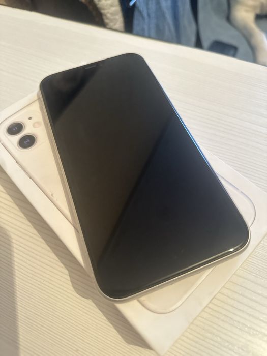 Продам iPhone 11 64gb