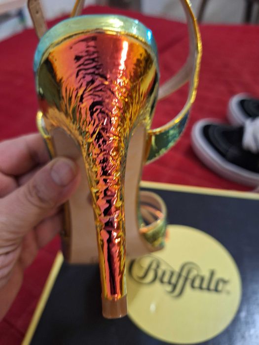 Sandale buffalo si pantof vans