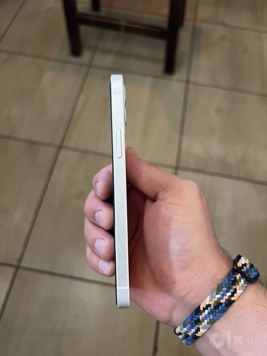 iPhone 12 на гарантии