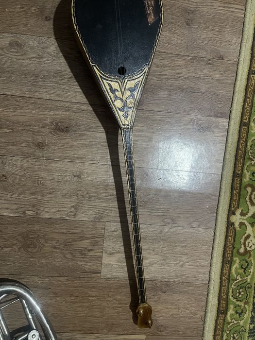 Домбра , национальный инструмент