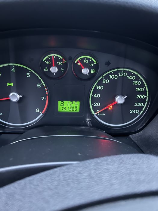 Vand Ford focus 1,6 benzina