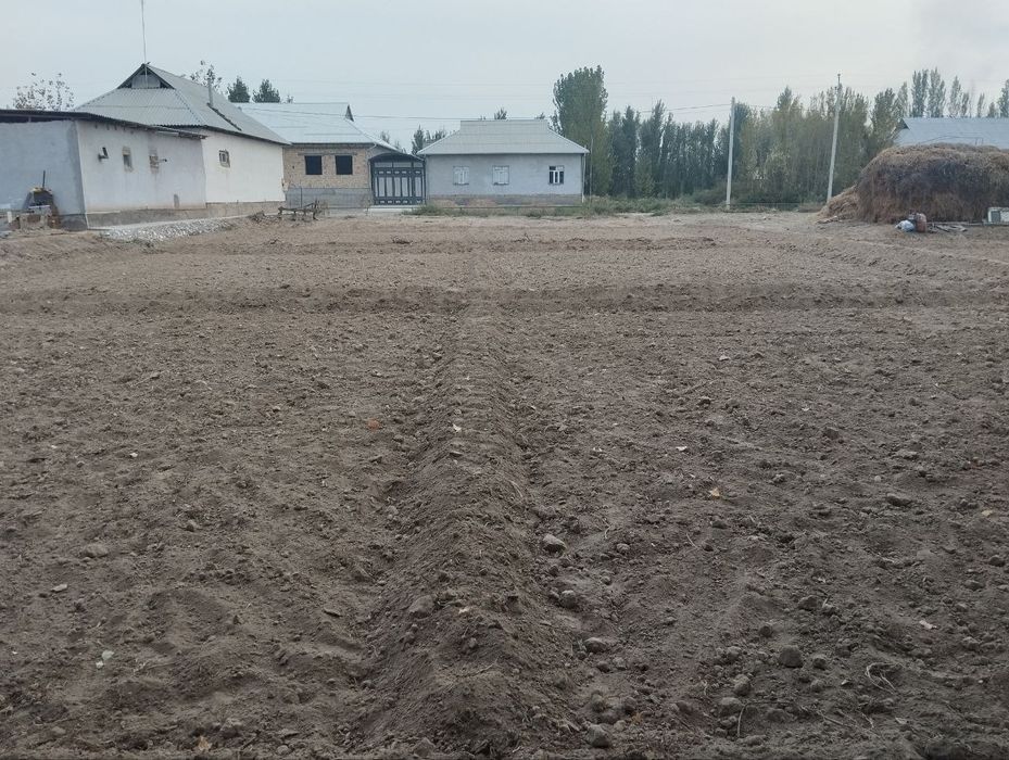 Участка сотилади