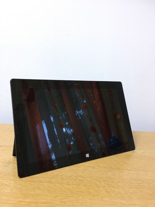 Microsoft surface touchscreen i5 , ssd