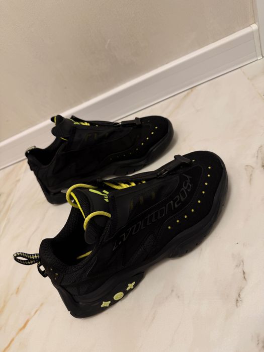 Louis Vuitton обувки