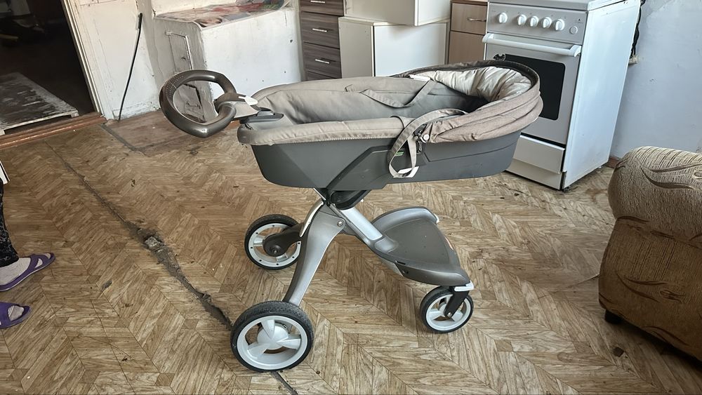 Продам коляску Stokke