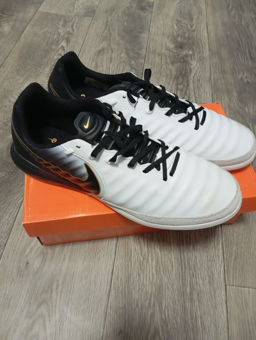 Футзалки Nike tiempo