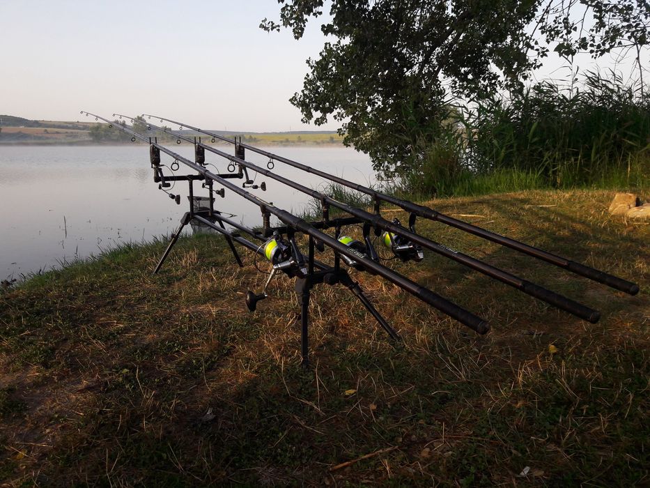 Шаранджийски пръчки с макари + резервни шпули с ново влакно на  FOx