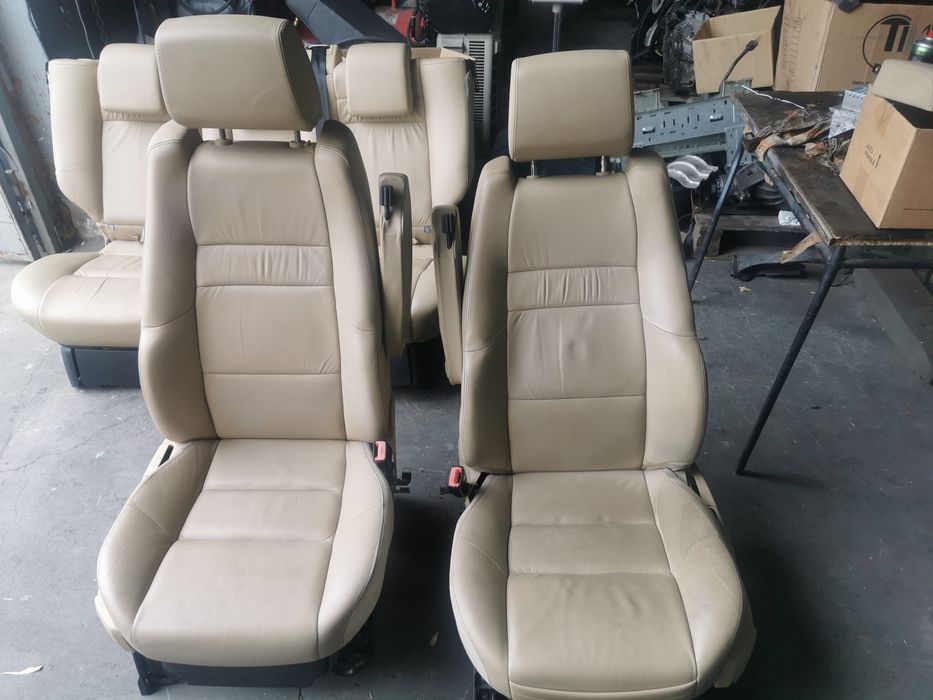 Кожен салон Range Rover Sport бежав елетрически с памет 2.7 HSE 3.6