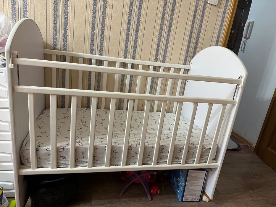 Детская кроватка