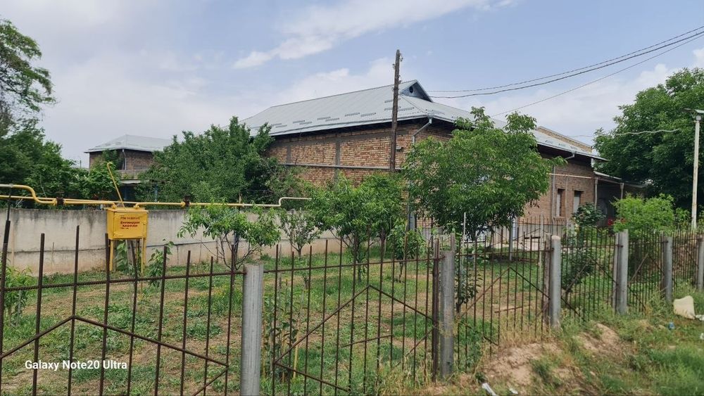 Уй сотилади 9 сотих Гульбахор центрда
