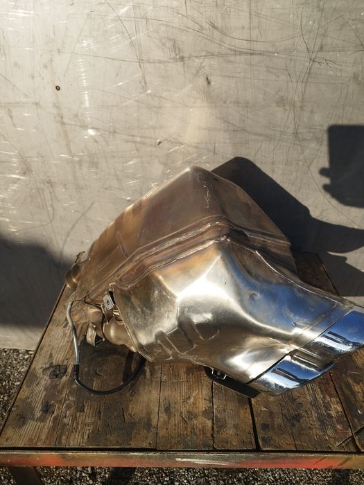 Продавам оригинален ауспух за Ducati 572.4.046.1A