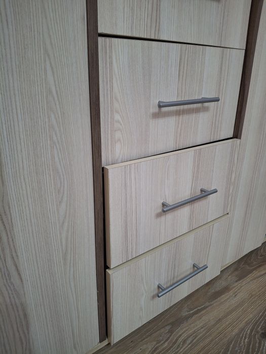 Продаю большой комод