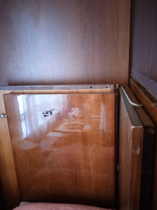 Шкаф трехдверный.