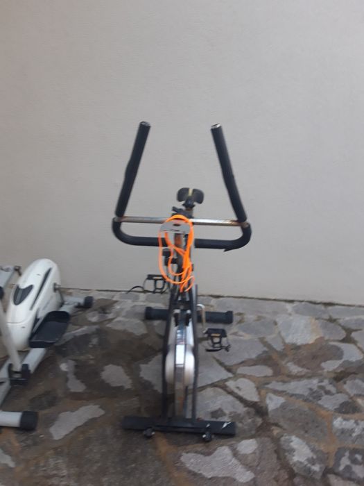 Спортни уредистепер и колело