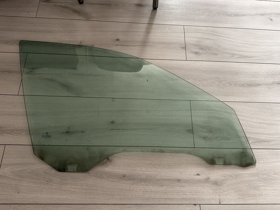 Передние стекла BMW e39