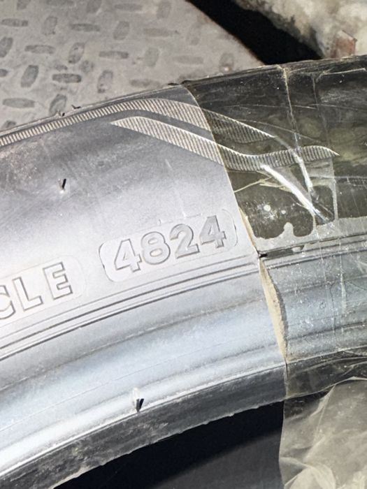 Шины 235/50/21 в хоршом состояние
