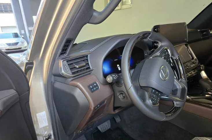 LEXUS LX700h бензин+гибрид