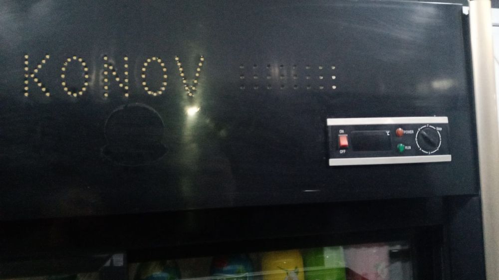 Витринный холодильник под напитки