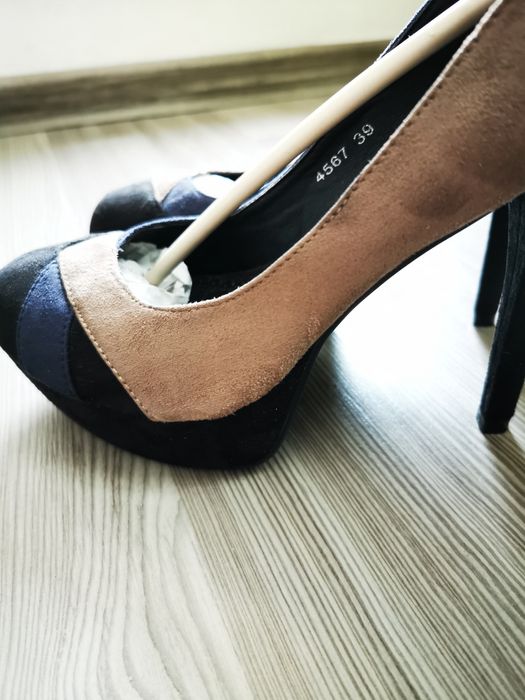 Pantofi platforma mărimea 39, noi