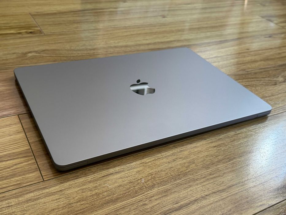 MacBook Air 15 M2`8 CPU/10 GPU/8GB RAM/256GB SSD/Бат 99%/Като Нов