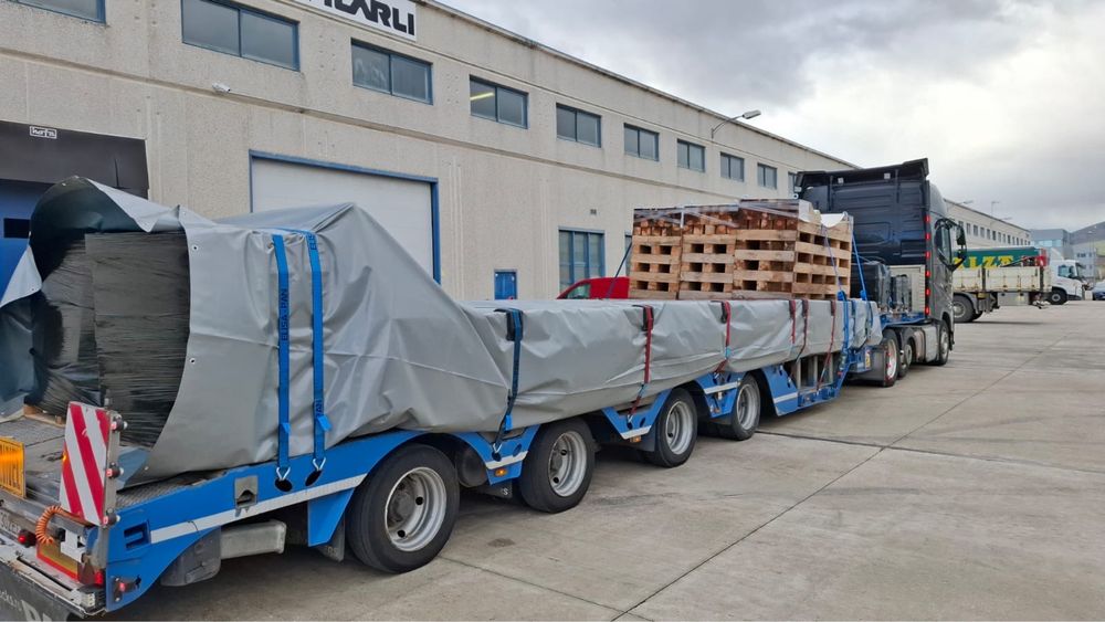 Vand semi trailer mega, 4 axe