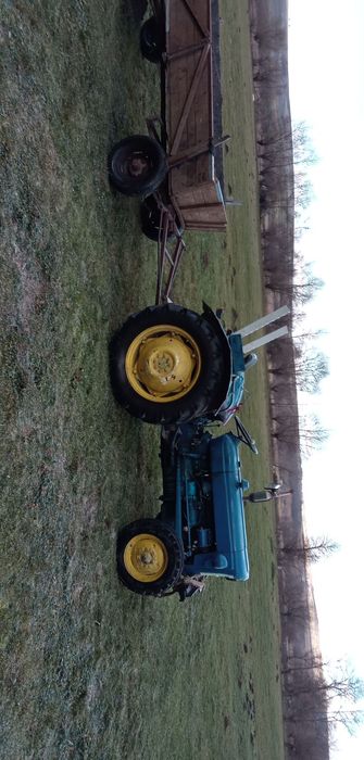 Vând tractor ford 40 cp