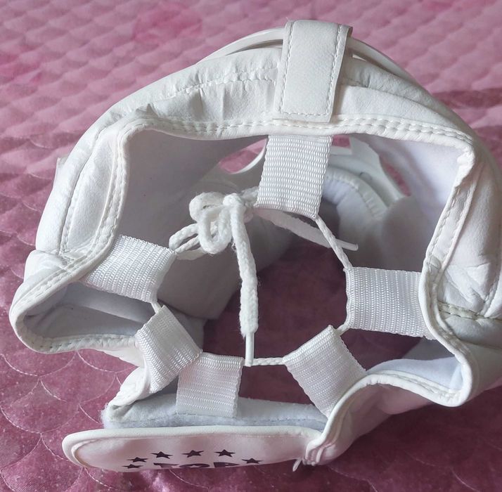 Защитный шлем б/у