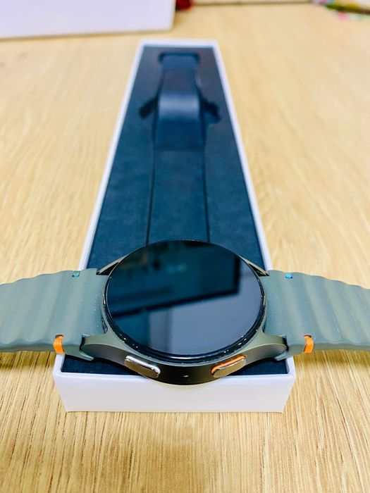 КАТО НОВ !!!  SAMSUNG Galaxy Watch 7 L300 Green 40 MM, GPS, WLAN, ПУЛСОМЕР, SPO2