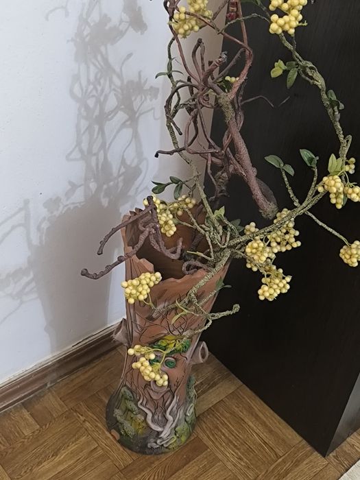 Продам декоративную вазу