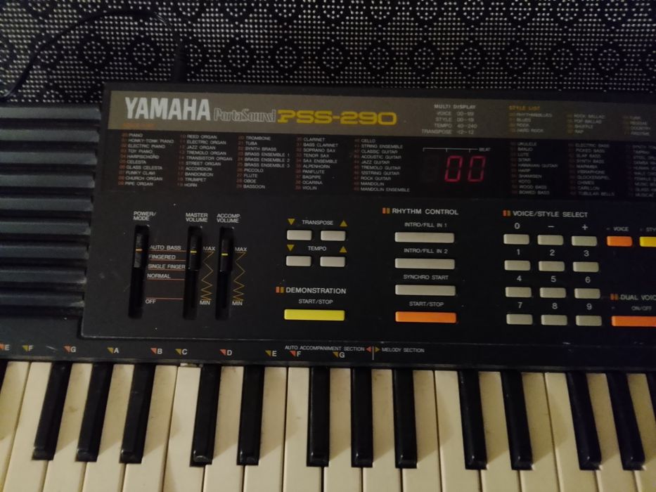 Orga Yamaha Pss 220 cu display sursa