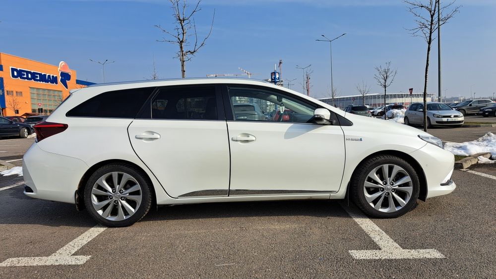 Vând Toyota Auris Hibrid 2018 cu GPL