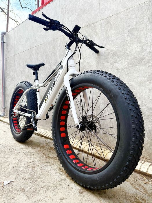 Электровелосипеды в ассортименте.