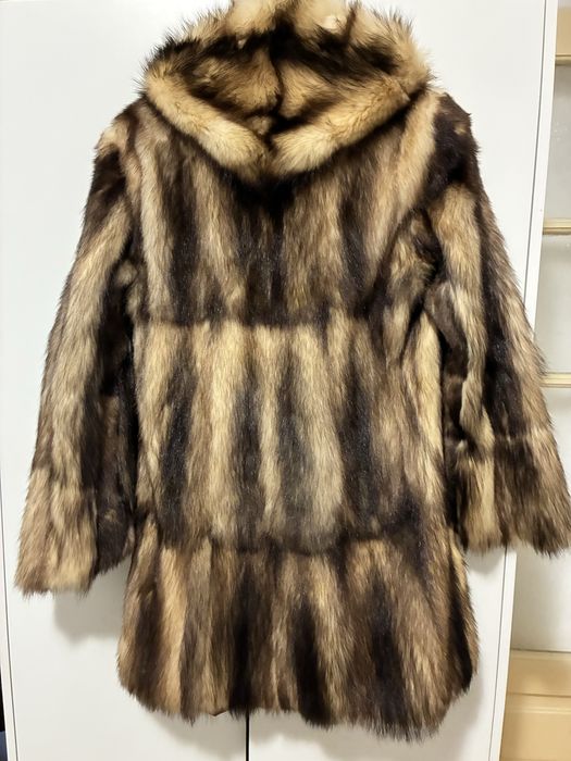 Haina din blana naturala!