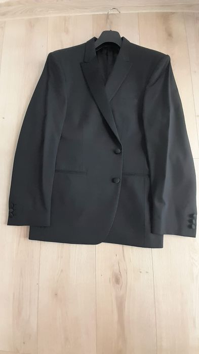 Vând costum negru Seroussi, mărimea 52