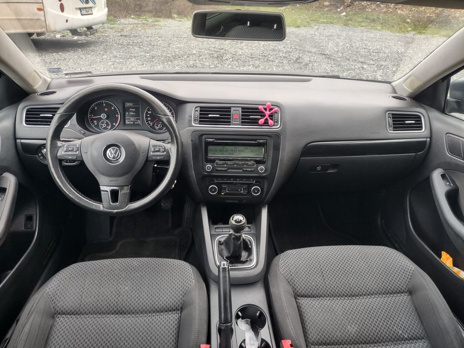 VW Jetta 1.6TDI Bluemotion ръчка