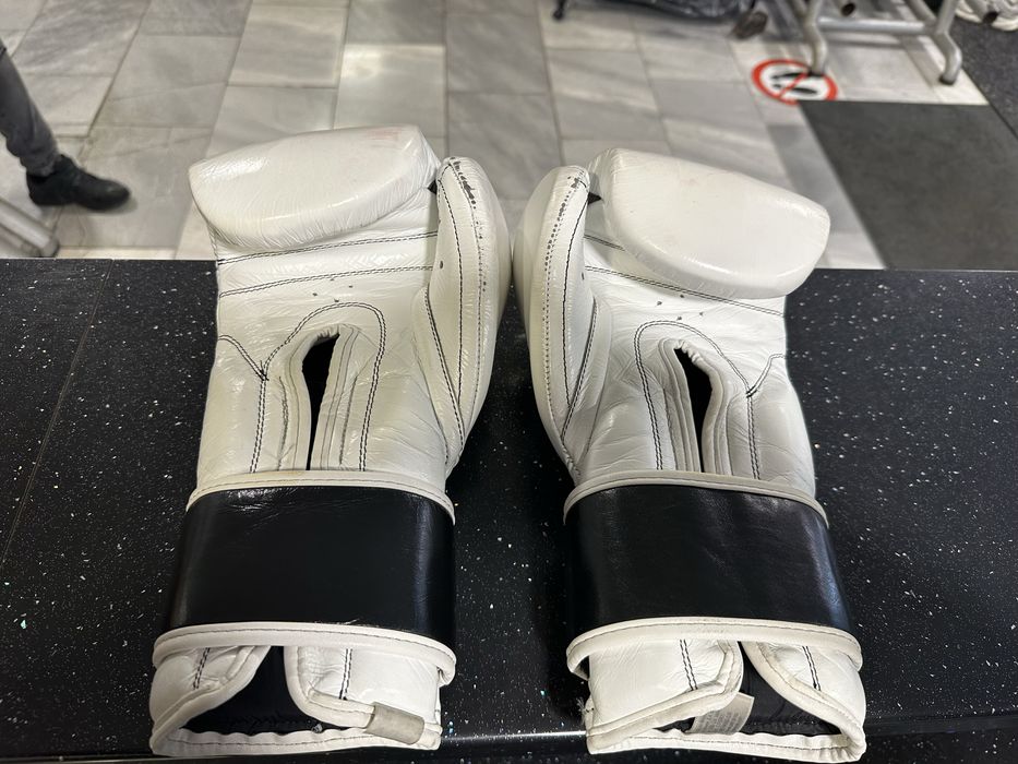 Боксови ръкавици Cleto Reyes