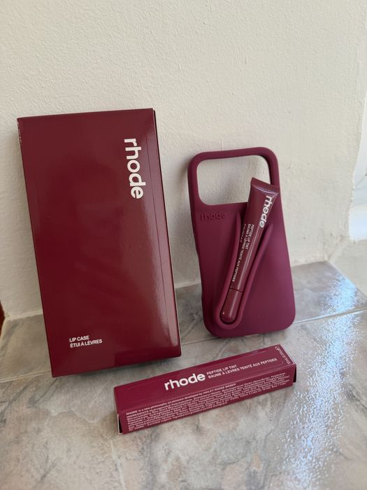 diverse culori husa rhode cu lipgloss iphone 17 pro