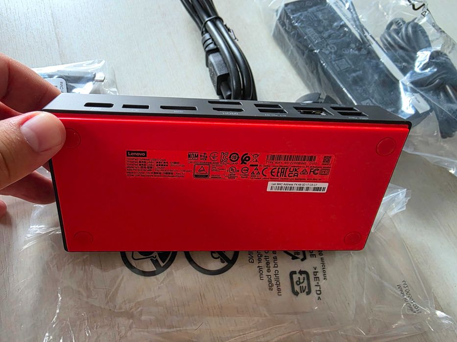 Docking station Lenovo ThinkPad USB-C stare foarte buna