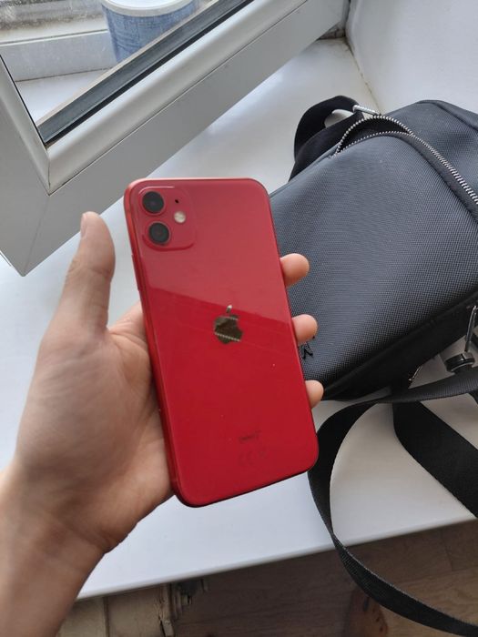 iPhone 11 128gb с коробкой Product Red в идеале