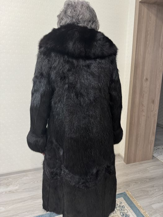 Продам шубу нутриевую. Длинношерстная