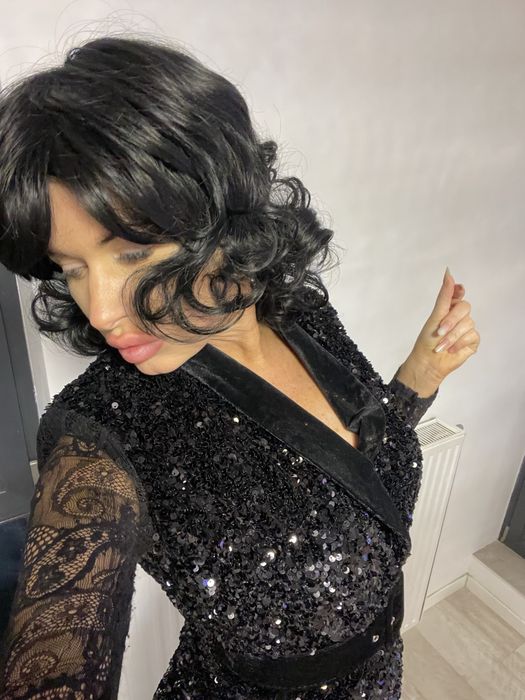 Peruca  scurta ondulata bruneta eleganta