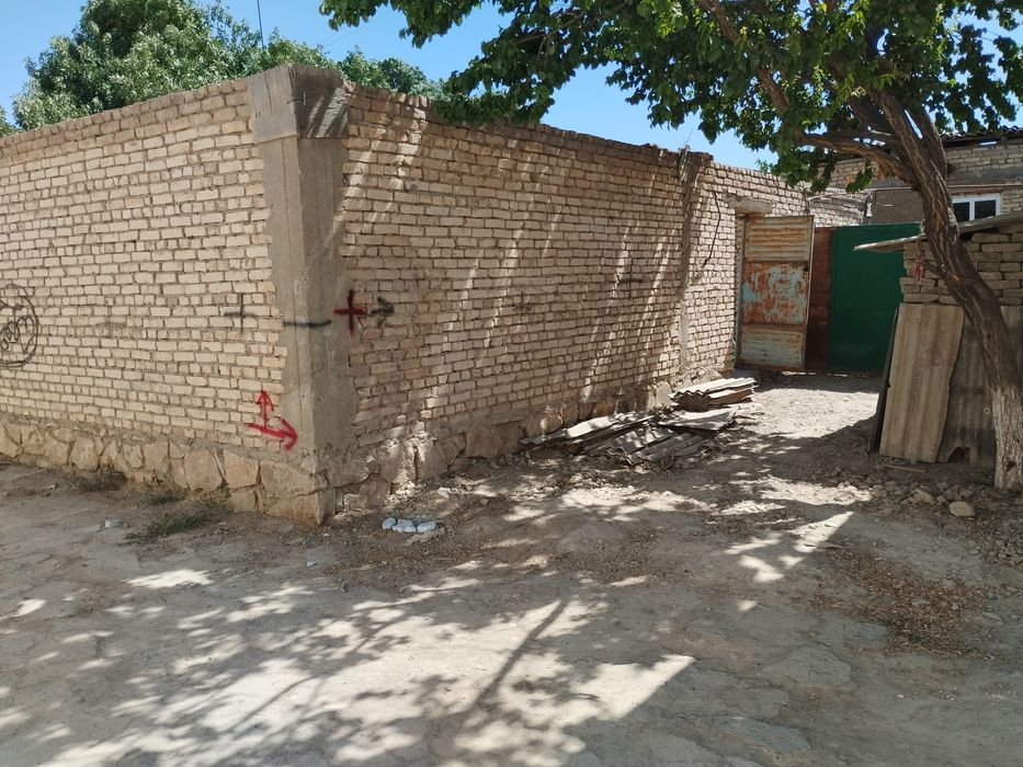 КОГОН,Шахар , Вохрни олдида катта Уй сотилади ,