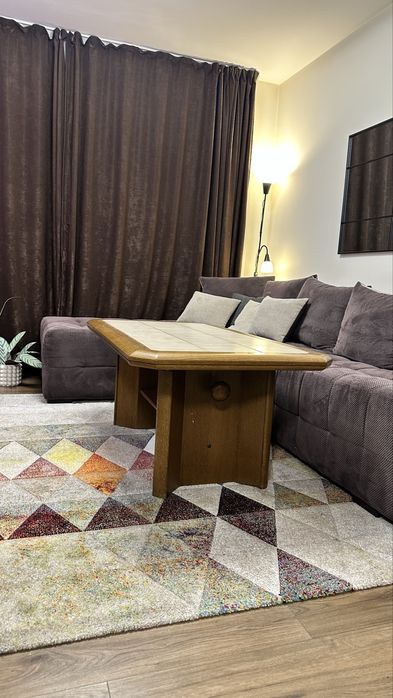 Масивна  холна маса