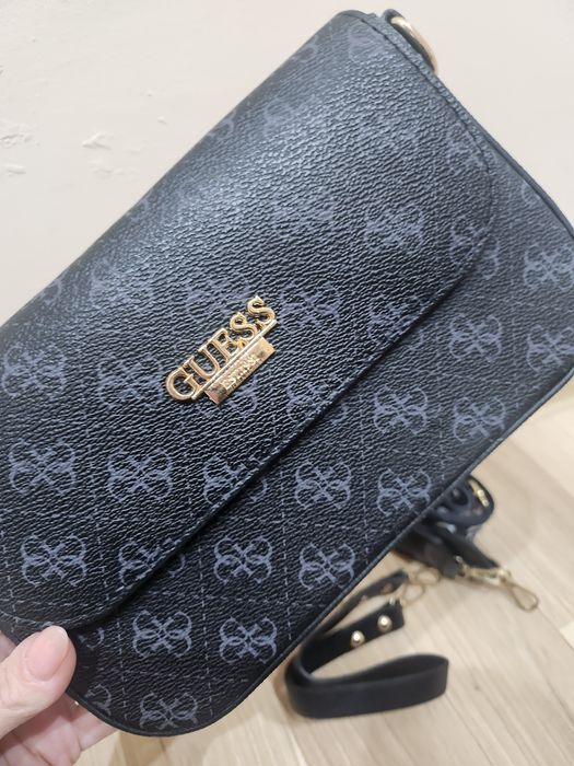 Дамска чанта Guess