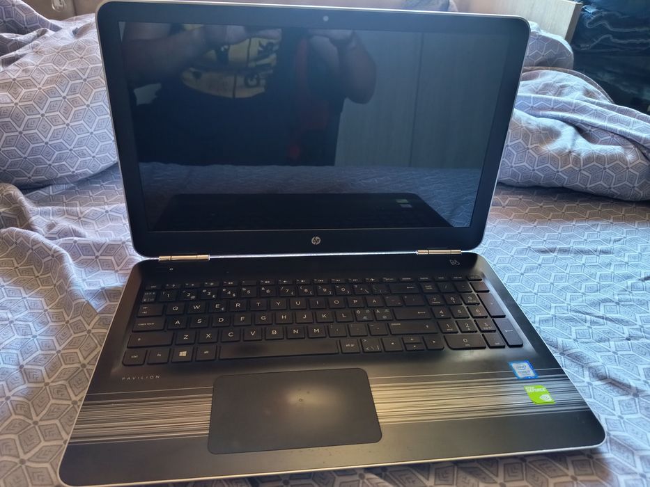 HP Pavilion 15" i7 2,7 Ghz 1,2 Tb Nvidia GeForce  940mx 4Gb